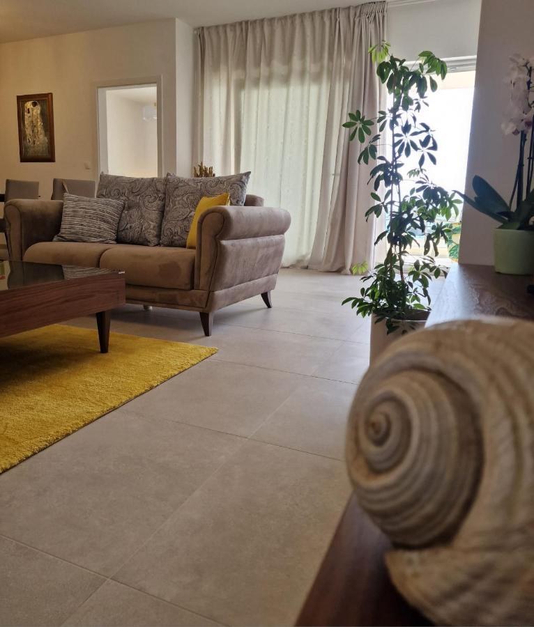 Luxury Moobl - Free Parking Apartment *